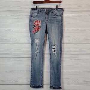 Kut from the Kloth Catherine Boyfriend Jeans with Rose Embroidery Womens Size 4